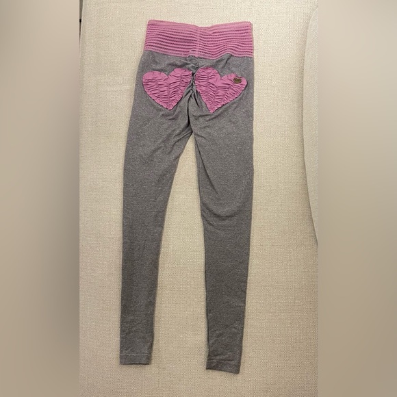 Cute booty Lounge 🩷🩷 - Picture 2 of 9